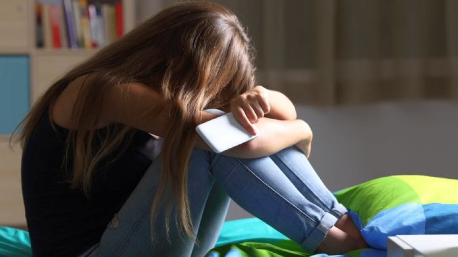 CDC Alert: U.S. Teen Girls Experiencing Increased Sadness and Violence