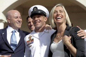 Șeful Marinei SUA, demis. Trump câștigă imagine