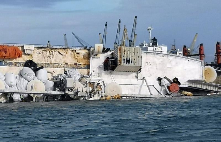 ACEBOP dă vina pe transportatori în cazul vasului scufundat parțial în portul Midia